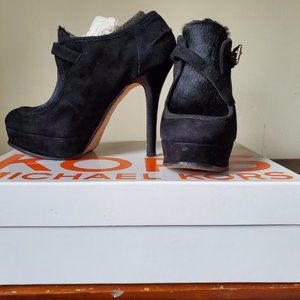 Michal Kors Black Suede Heels